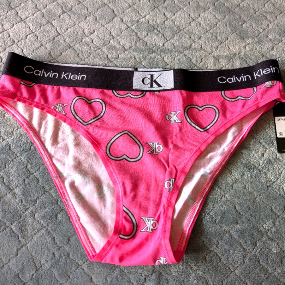 NWT Calvin Klein 🩷🖤 Pink and Black Panties